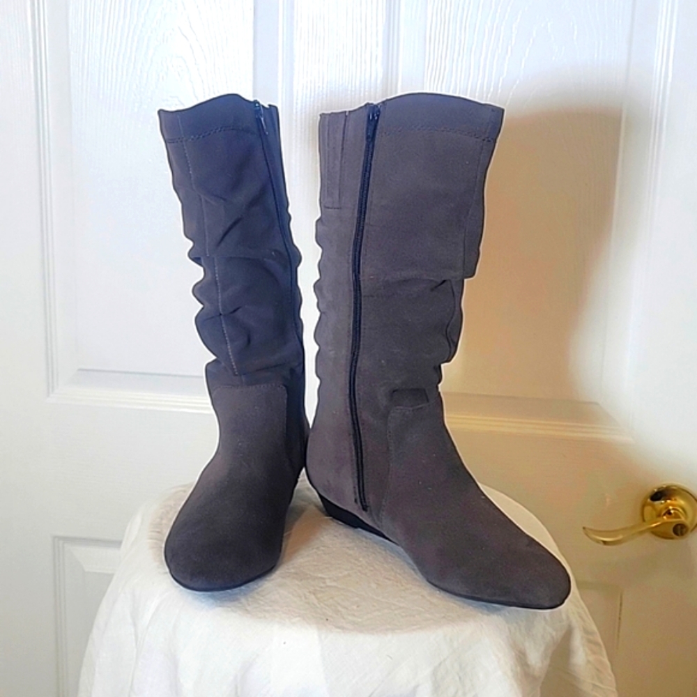 Array brown taupe wedge boots size 10W